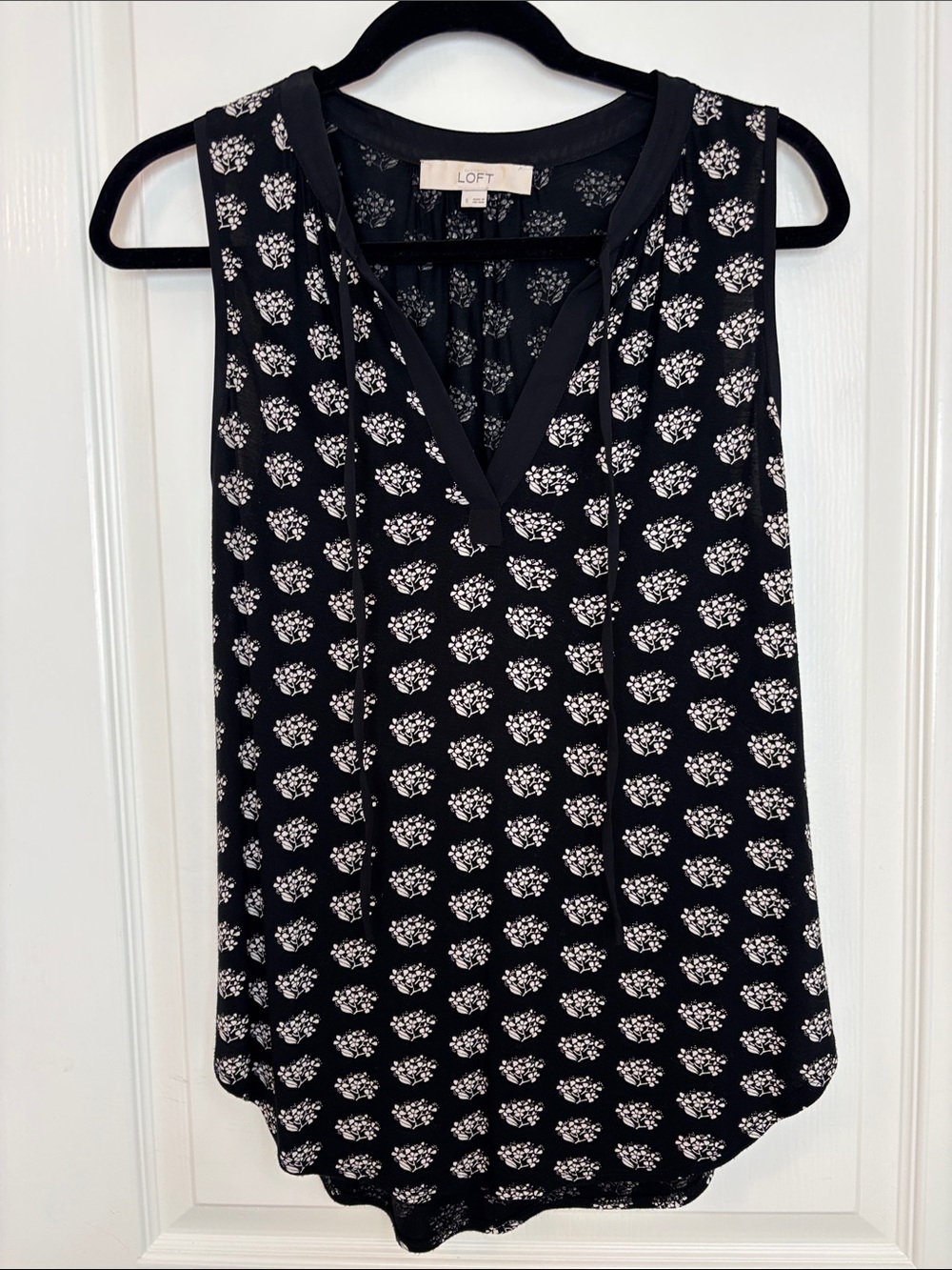 Loft Black Sleeveless Top Sz Small